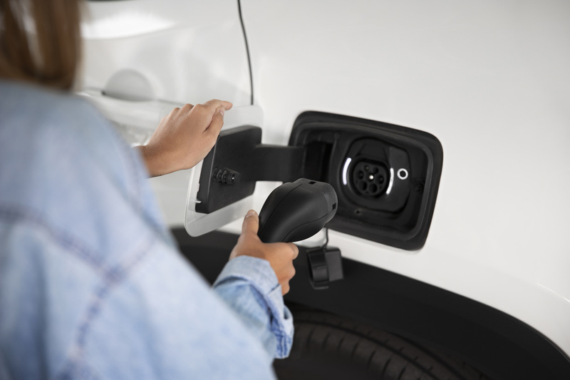 Condomínios de São Paulo têm novas regras de segurança para adaptar garagens a carros elétricos